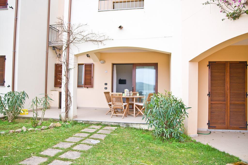 I Mirti Di Porto Pozzo Apartment Exterior foto